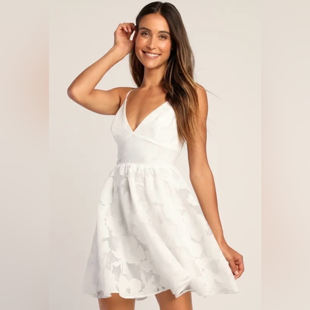 NWT Lulus Floral Feelings White Floral Jacquard Babydoll Mini Dress Size S